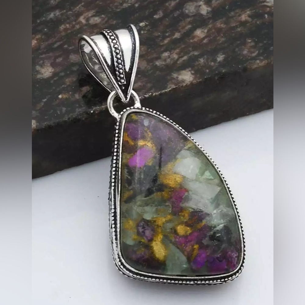 OYSTER TURQUOISE PENDANT